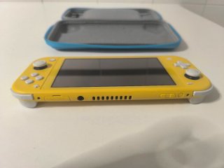 Nintendo Switch Lite + Tarjeta Juegos