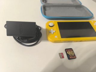 Nintendo Switch Lite + Tarjeta Juegos