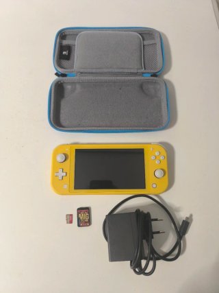 Nintendo Switch Lite + Tarjeta Juegos