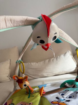 Manta de juegos musical Tiny Love para bebé