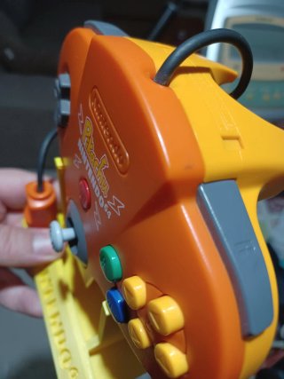 Controller Nintendo 64 Pikachu Arancione