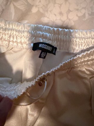 Pantalón cargo satinado brillo talla M