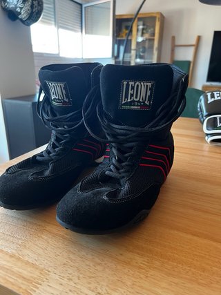 Equipo de Boxeo Leone: Guantes, Casco y Botas