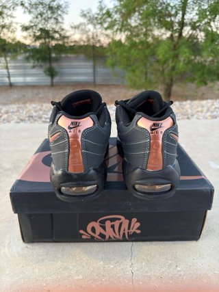 Nike Air Max 95 Central Cee Live Yours Negro/Dorad