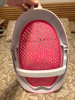 Hamaca para baño de bebé rosa y blanca