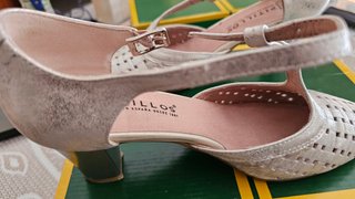 Sandalias Pitillos plata T38 punta cerrada caja