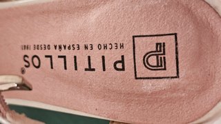 Sandalias Pitillos plata T38 punta cerrada caja