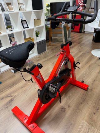 Bicicleta Estática Roja MACDAN