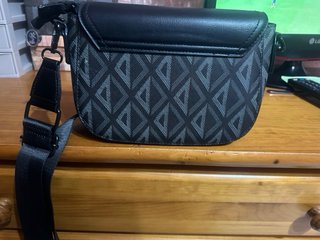 Bolso bandolera negro y gris