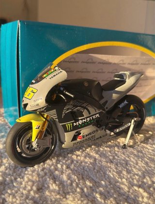 Moto Yamaha Rossi Sepang 2013