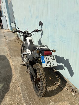 Rieju Tango 125 Enduro Negra y Blanca