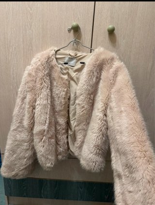 Abrigo pelo Bershka beige