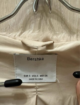 Abrigo pelo Bershka beige