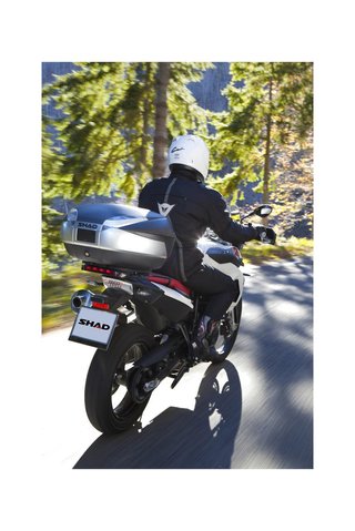 Baul maleta trasera para moto SH48 TITAN 6AB6