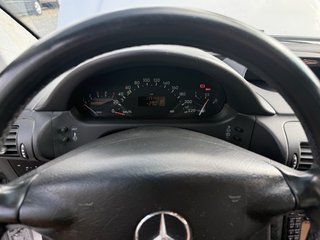 Mercedes-Benz Vaneo automático