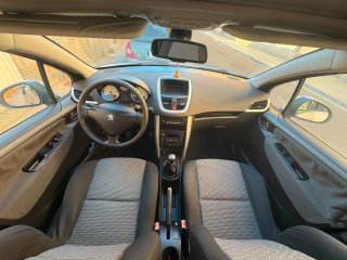 Peugeot 207 2012