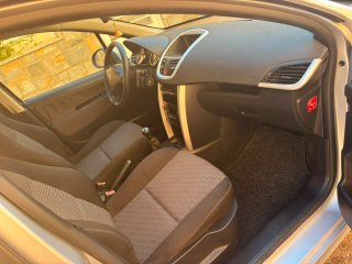 Peugeot 207 2012