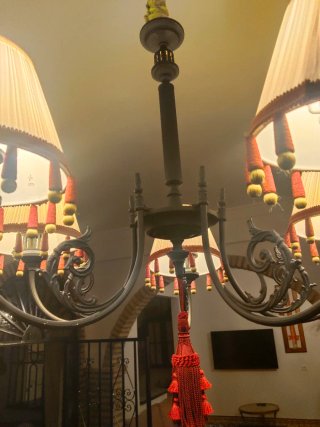 Lámpara de salón estilo araña. Grandes dimensiones