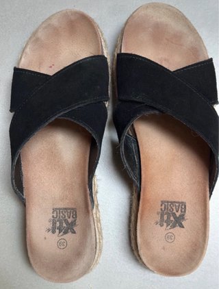 Sandalias de piel negras y beige