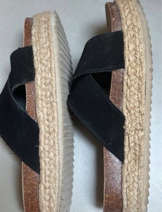 Sandalias de piel negras y beige