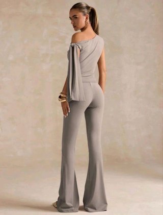 Conjunto gris elegante