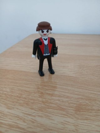 Playmobil Vampiro Traje Negro  Como ves foto 2,50€