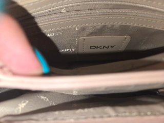 Bolso DKNY beige con neceser