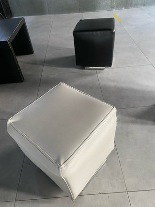 5 Pufs Cubo Polipiel Blanco y Negro