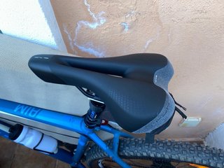 Bicicleta CUBE azul