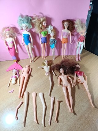 Lote de muñecas Barbie y accesorios
