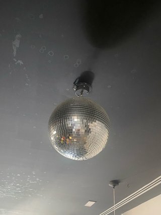 Bola de discoteca con espejos