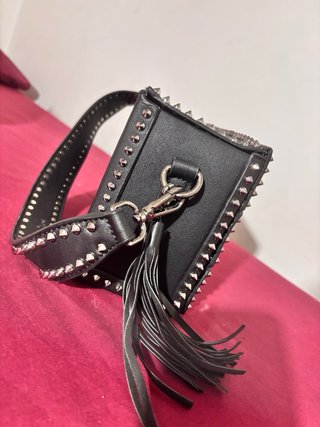 Borsa donna nera con borchie