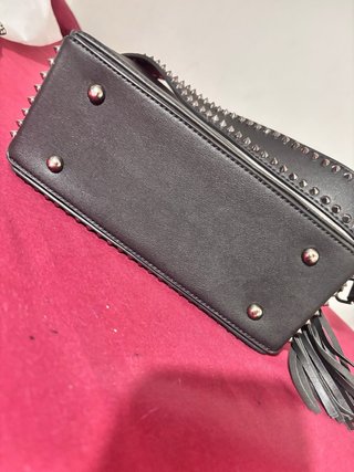 Borsa donna nera con borchie