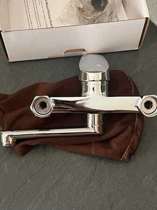 Rubinetto da cucina in metallo cromato