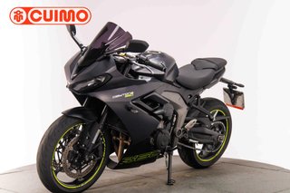 TRIUMPH DAYTONA 660