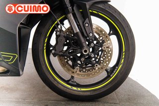 TRIUMPH DAYTONA 660