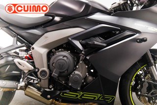TRIUMPH DAYTONA 660