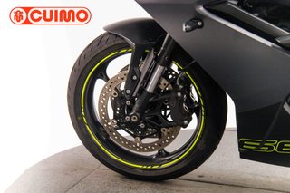 TRIUMPH DAYTONA 660
