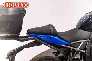 SUZUKI GSX-8R