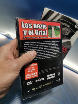 Libro: Alemania desafía a los vencedores + dvd Los nazis y el grial