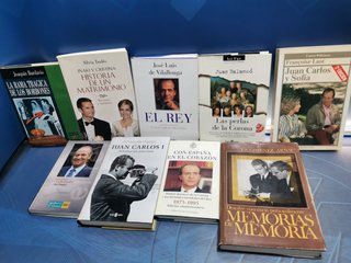 lote 9 libros sobre EL REY, memorias de memoria y mas
