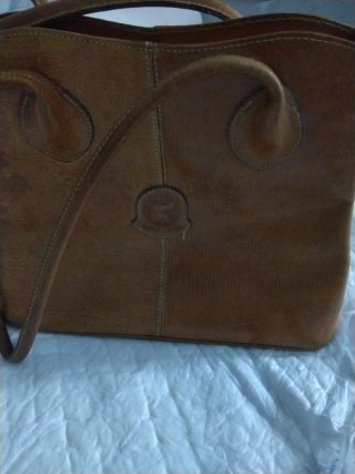 Bolso de cuero marrón