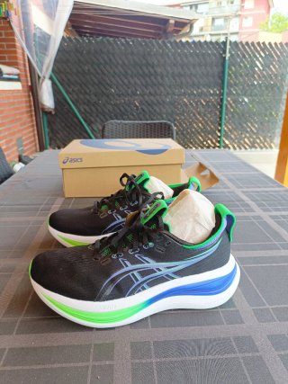 Asics Gel Nimbus 28 Talla 43.5 Nuevas con etiqueta