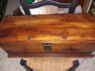 Mueble de comedor provenzal de madera