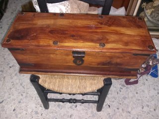 Mueble de comedor provenzal de madera