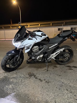 Kawasaki Z800e limitada A2 en papeles