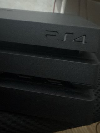 PS4 Pro 1TB + Mando