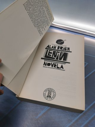 Libro, novela, Lenin.- Alan Brien,