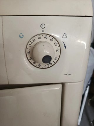 Secadora Zanussi ZTA 235 de 6 kg.Bajada de precio