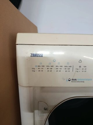 Secadora Zanussi ZTA 235 de 6 kg.Bajada de precio